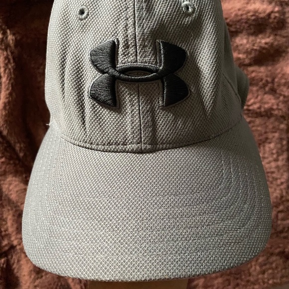 Under Armour Other - Under Armour Men's Gray Cap L/XL